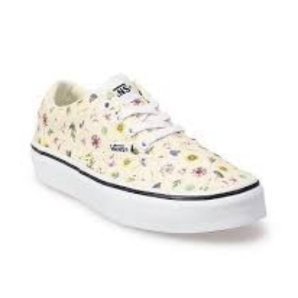 Vans Shoes - Vans Women’s Doheny Low Rise Canvas Sneakers, sz 6.5